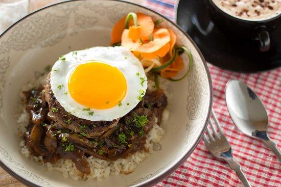 He'enalu Cafe & Resto